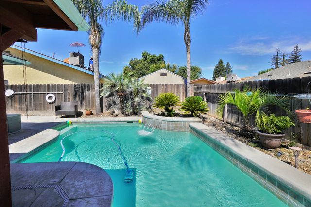 5823 E Washington Avenue, Fresno, CA 93727