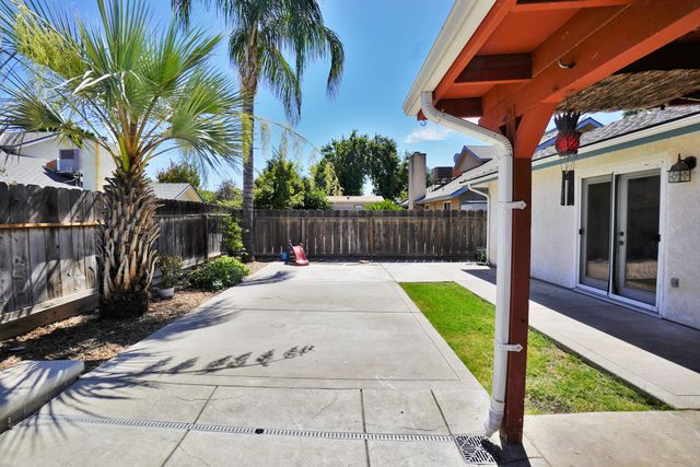 5823 E Washington Avenue, Fresno, CA 93727