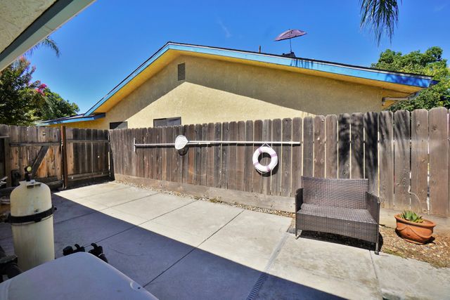5823 E Washington Avenue, Fresno, CA 93727