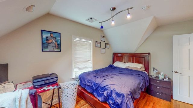 8 North St 2nd Flr, Newton, MA 02459