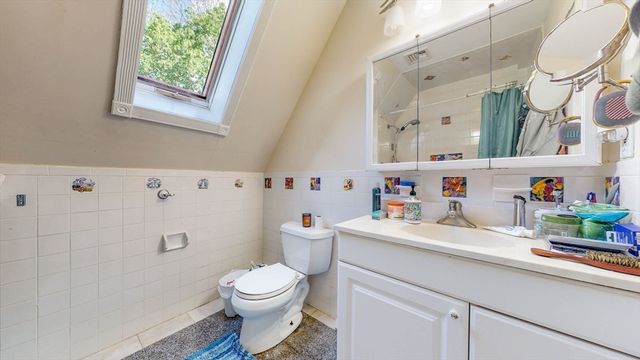 8 North St 2nd Flr, Newton, MA 02459