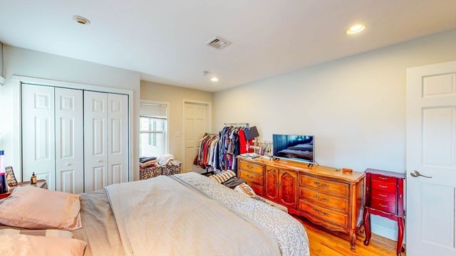 8 North St 2nd Flr, Newton, MA 02459