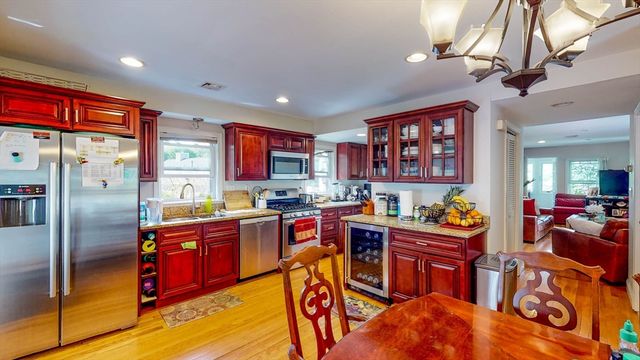 8 North St 2nd Flr, Newton, MA 02459