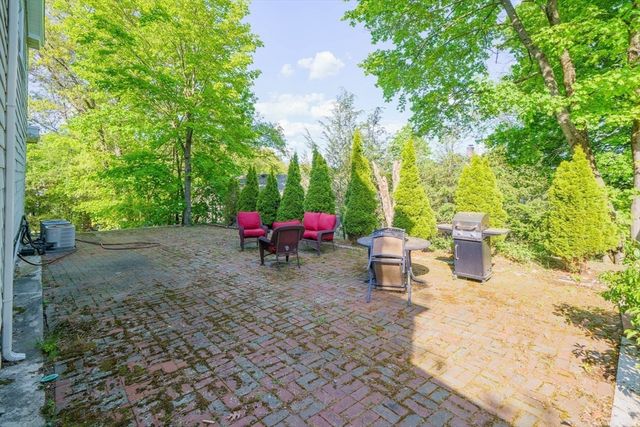 8 North St 2nd Flr, Newton, MA 02459