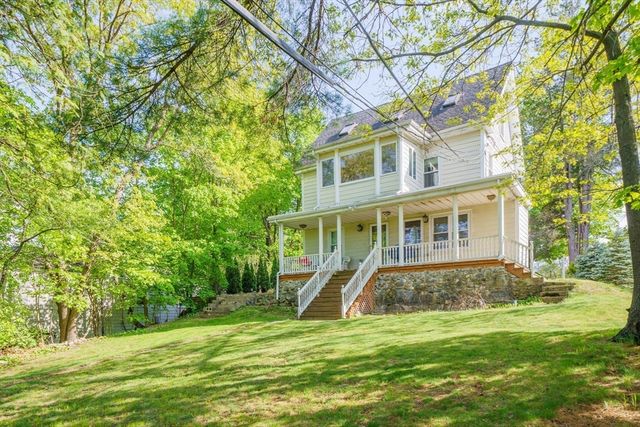 8 North St 2nd Flr, Newton, MA 02459