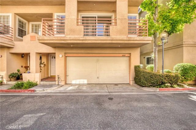 14049 LEMOLI, Hawthorne, CA 90250