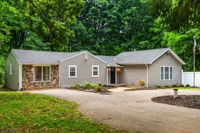 105 Drakestown Rd, Washington Twp., NJ 07840