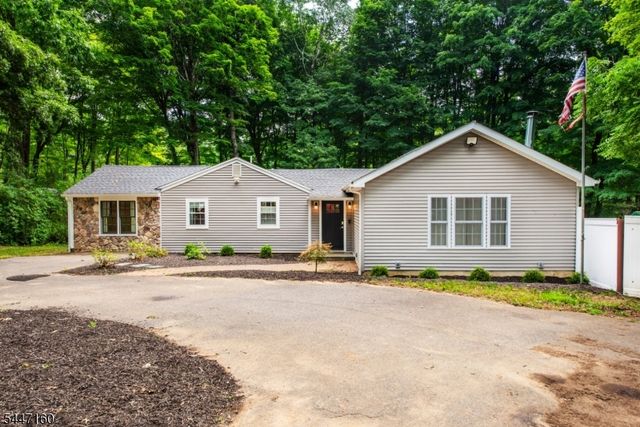 105 Drakestown Rd, Washington Twp., NJ 07840
