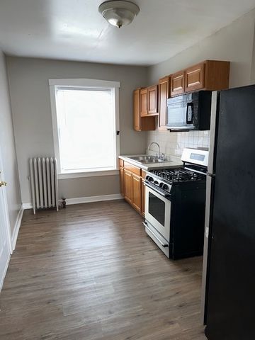 4054 W Dickens Avenue 2B, Chicago, IL 60639