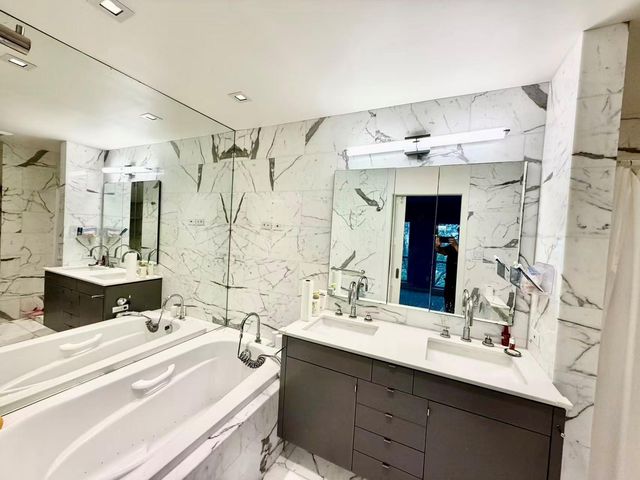 5878 Valley Forge Drive 149, Houston, TX 77057