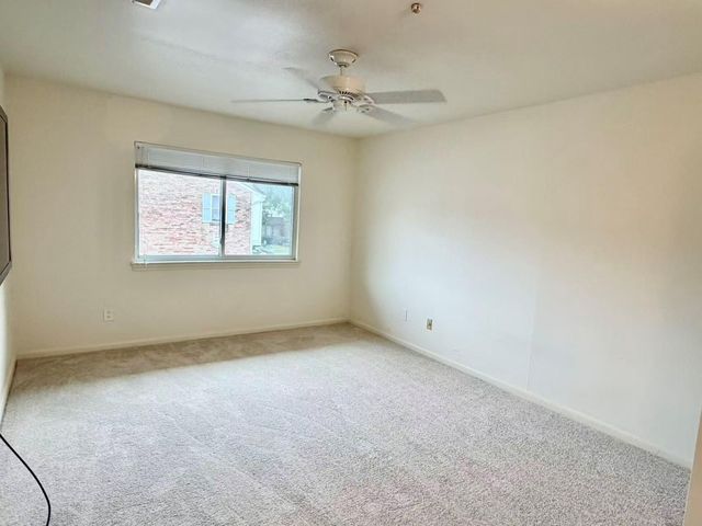 5878 Valley Forge Drive 149, Houston, TX 77057