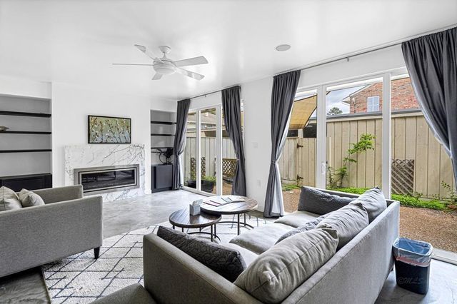5878 Valley Forge Drive 149, Houston, TX 77057
