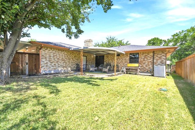1540 Brook Valley Lane, Dallas, TX 75232