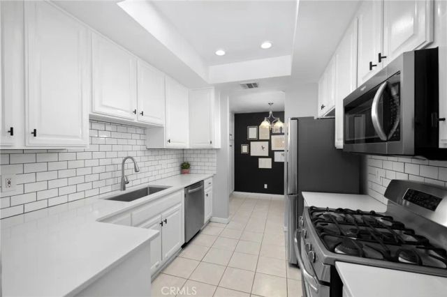 1271 Granville Avenue 102, Los Angeles, CA 90025