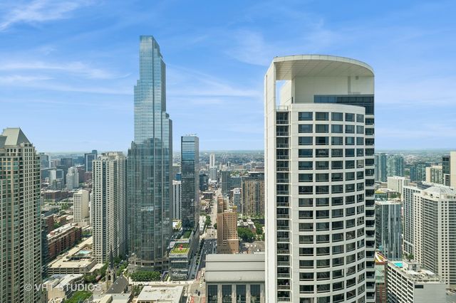 800 N Michigan Avenue 4702, Chicago, IL 60611