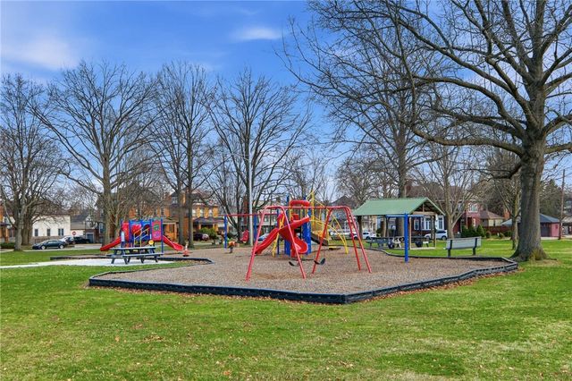 380 5th St, Beaver, PA 15009