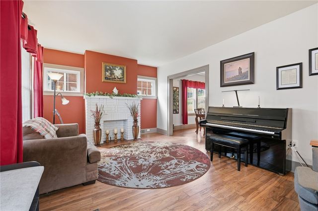 380 5th St, Beaver, PA 15009