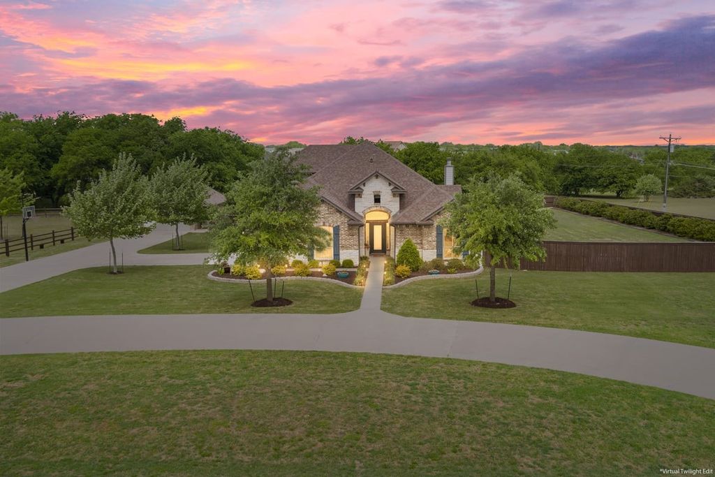 101 Rancho Lorena Drive, Lorena, TX 76655