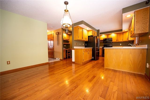 16 Buckhorn Court, Grand Island, NY 14072