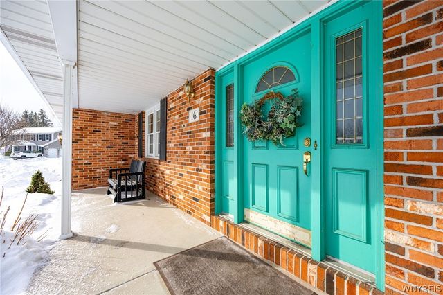 16 Buckhorn Court, Grand Island, NY 14072