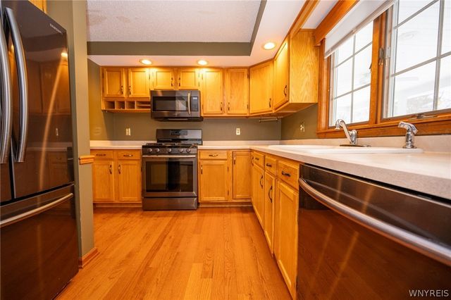 16 Buckhorn Court, Grand Island, NY 14072