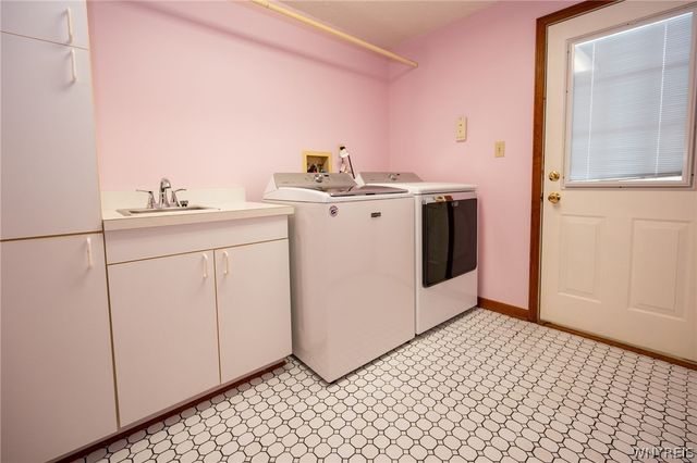 16 Buckhorn Court, Grand Island, NY 14072