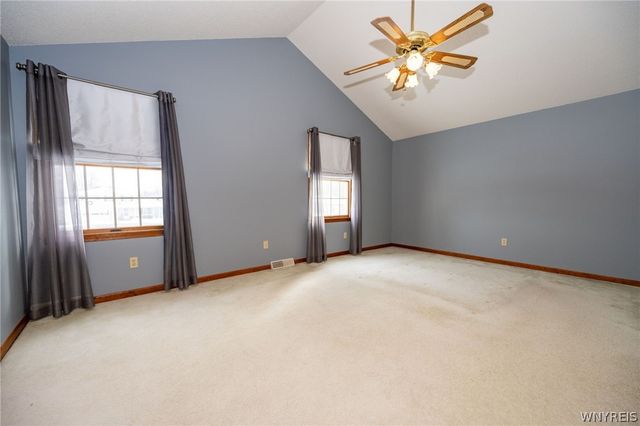 16 Buckhorn Court, Grand Island, NY 14072