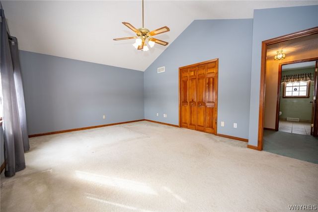 16 Buckhorn Court, Grand Island, NY 14072