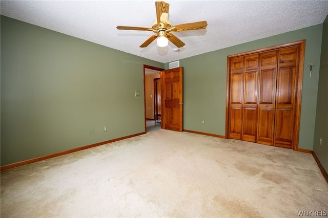 16 Buckhorn Court, Grand Island, NY 14072