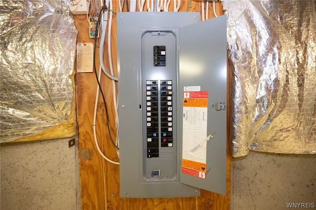 16 Buckhorn Court, Grand Island, NY 14072