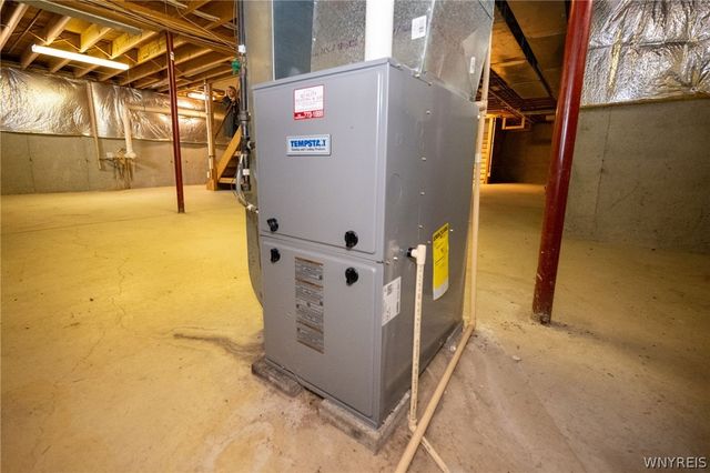 16 Buckhorn Court, Grand Island, NY 14072