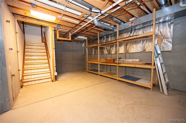 16 Buckhorn Court, Grand Island, NY 14072