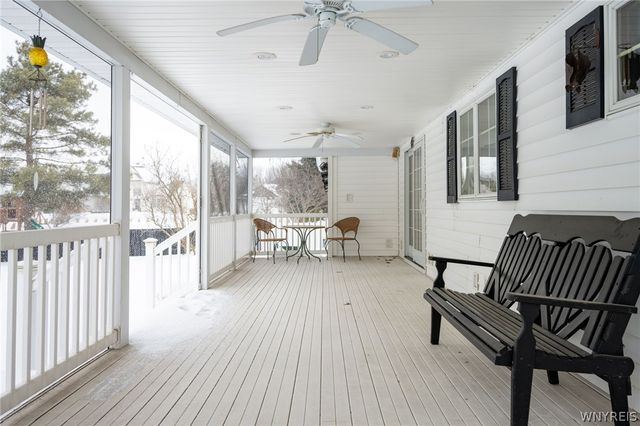 16 Buckhorn Court, Grand Island, NY 14072