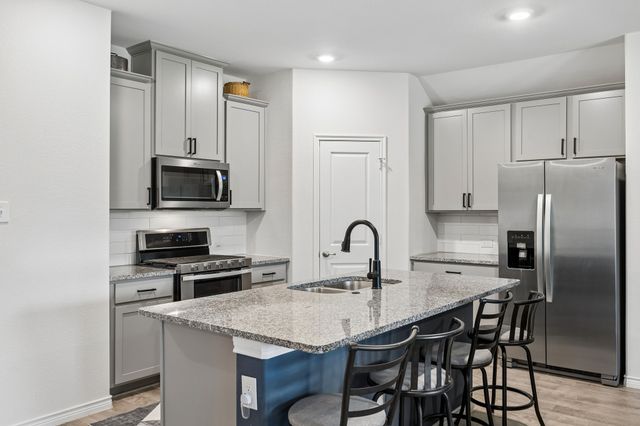 3440 Brady Starr Drive, Aubrey, TX 76227