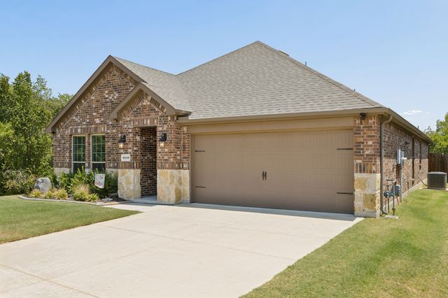 3440 Brady Starr Drive, Aubrey, TX 76227