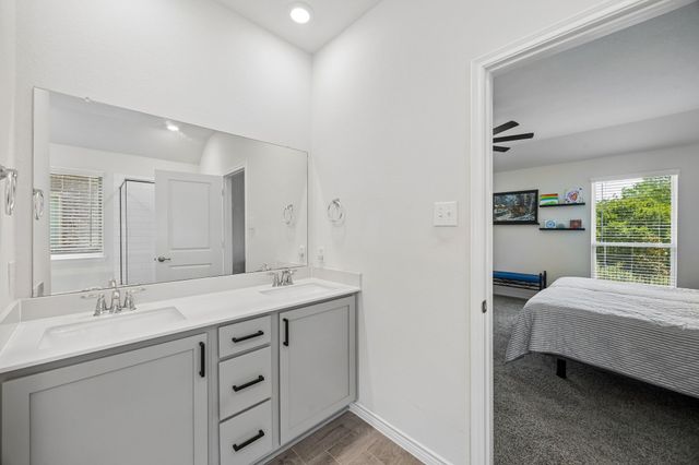 3440 Brady Starr Drive, Aubrey, TX 76227