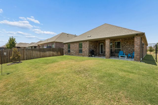 3440 Brady Starr Drive, Aubrey, TX 76227