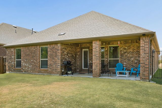 3440 Brady Starr Drive, Aubrey, TX 76227