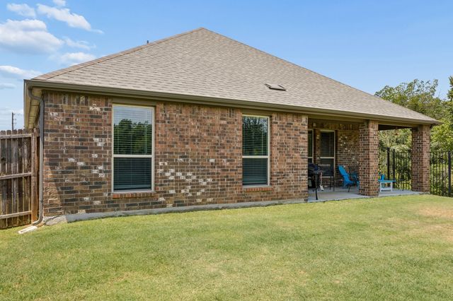 3440 Brady Starr Drive, Aubrey, TX 76227
