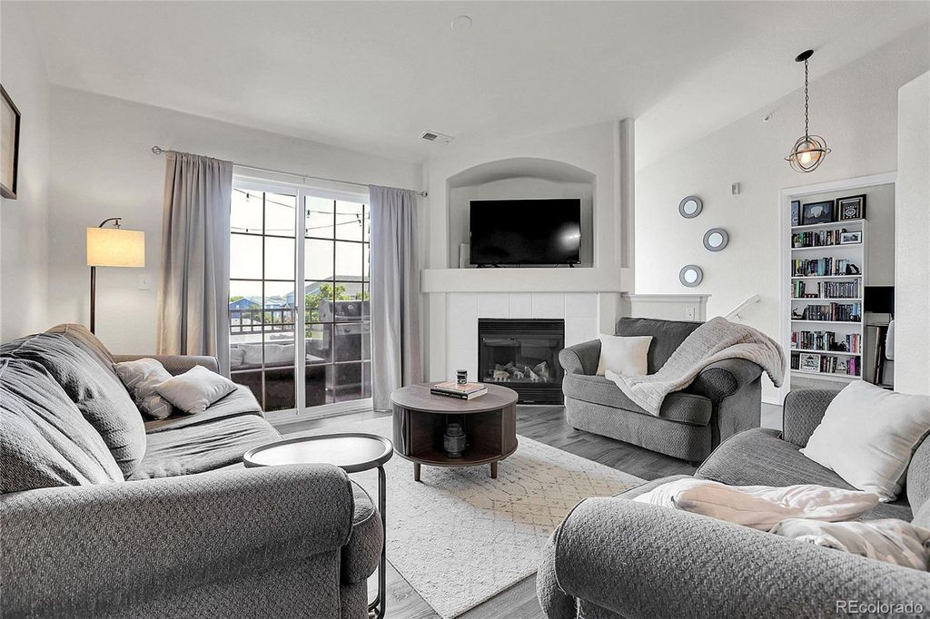 5255 Memphis Street 1023, Denver, CO 80239