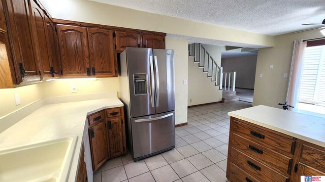 5907 Oakridge Drive, Lincoln, NE 68516