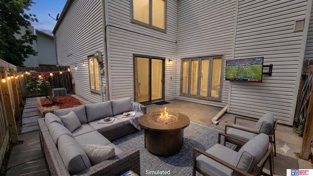 5907 Oakridge Drive, Lincoln, NE 68516
