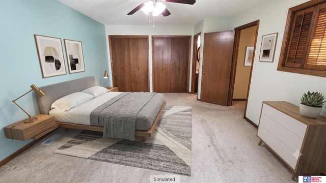 5907 Oakridge Drive, Lincoln, NE 68516