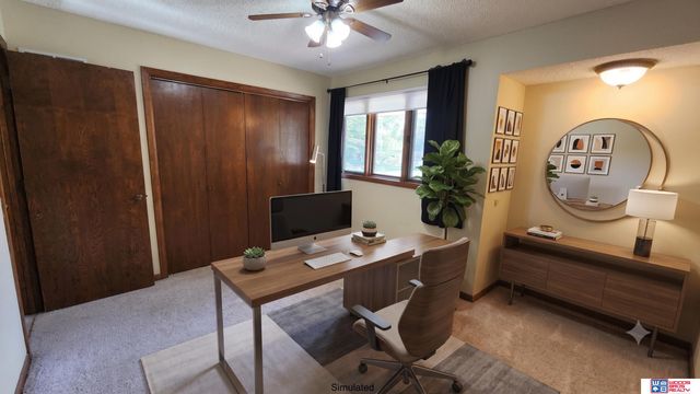 5907 Oakridge Drive, Lincoln, NE 68516