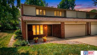 5907 Oakridge Drive, Lincoln, NE 68516