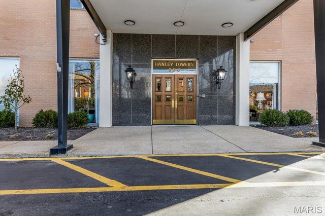 900 S Hanley Road 12E, Clayton, MO 63105