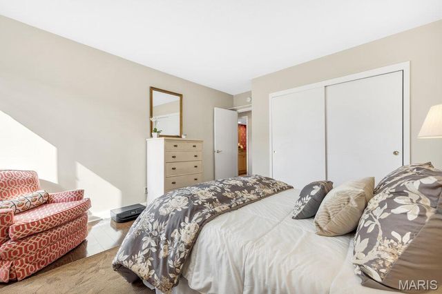 900 S Hanley Road 12E, Clayton, MO 63105