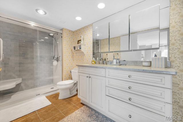 900 S Hanley Road 12E, Clayton, MO 63105