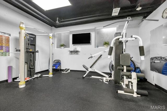 900 S Hanley Road 12E, Clayton, MO 63105