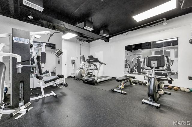 900 S Hanley Road 12E, Clayton, MO 63105